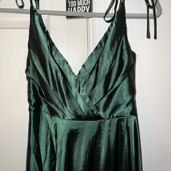 Lily Gown - Picture 3 of 5